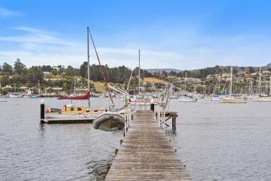 Farm For Sale - TAS - Kettering - 7155 - Waterfront elegance with private jetty and breathtaking marina views  (Image 2)