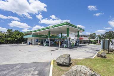 Farm For Sale - NSW - Clarenza - 2460 - BP SERVICE STATION + TRUCK STOP - NET INCOME $160k  (Image 2)