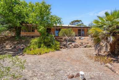 Farm For Sale - WA - Clackline - 6564 - "Escape to the Country"  (Image 2)