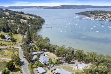 Farm For Sale - TAS - Kettering - 7155 - Thoughtfully Crafted, Virtual Waterfront Living  (Image 2)