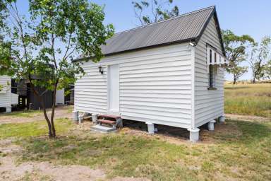 Farm Auction - QLD - Pratten - 4370 - Charming Country Cottage  (Image 2)