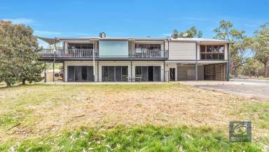 Farm Auction - NSW - Moama - 2731 - Mortgagee Auction.
6 Bedroom Residence - with Water Front to Deep Lagoon. 
2.82 HA  (6.97 Acres )  (Image 2)