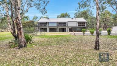 Farm Auction - NSW - Moama - 2731 - Mortgagee Auction.
6 Bedroom Residence - with Water Front to Deep Lagoon. 
2.82 HA  (6.97 Acres )  (Image 2)