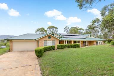 Farm For Sale - NSW - Clarence Town - 2321 - Immaculate Home in a Prime Location  (Image 2)