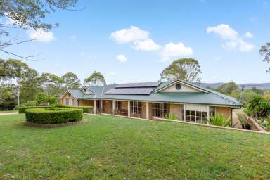 Farm For Sale - NSW - Clarence Town - 2321 - Immaculate Home in a Prime Location  (Image 2)