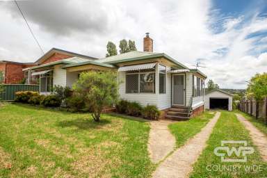 Farm For Sale - NSW - Glen Innes - 2370 - 3 Bedroom Home On Large Block In Town  (Image 2)