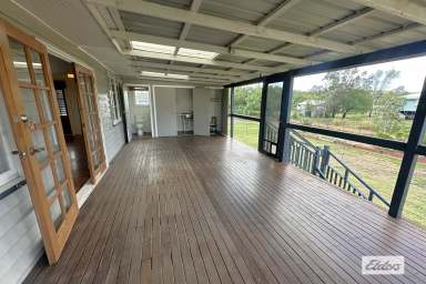 Farm For Sale - QLD - Laidley - 4341 - Acreage in Town!  (Image 2)