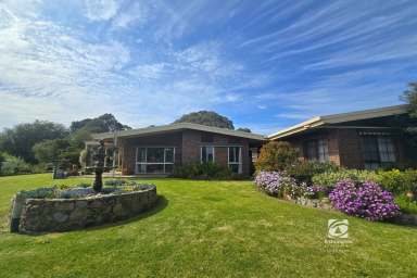 Farm For Sale - VIC - Metung - 3904 - ALL ABOARD!  (Image 2)