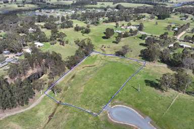 Farm For Sale - VIC - Nicholson - 3882 - PRIVATE WITH TWO CREEKS  (Image 2)