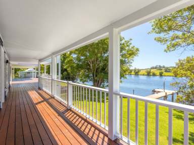 Farm For Sale - NSW - Oxley Island - 2430 - LUXURIOUS RIVERFRONT RETREAT  (Image 2)