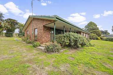 Farm Tender - VIC - Thorpdale - 3835 - Dream Rural Property - Large Shed, Acreage & Family Home in Thorpdale  (Image 2)