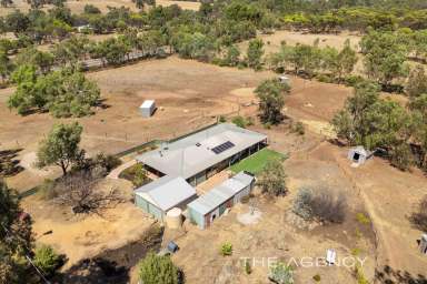 Farm For Sale - WA - Bakers Hill - 6562 - "Bakers Hill Beauty"  (Image 2)