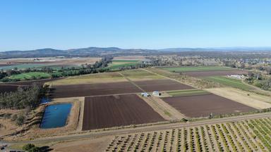 696 Mahons Road, Coominya QLD 4311