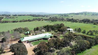 126 Oakey Creek Road, Wallaroo NSW 2618