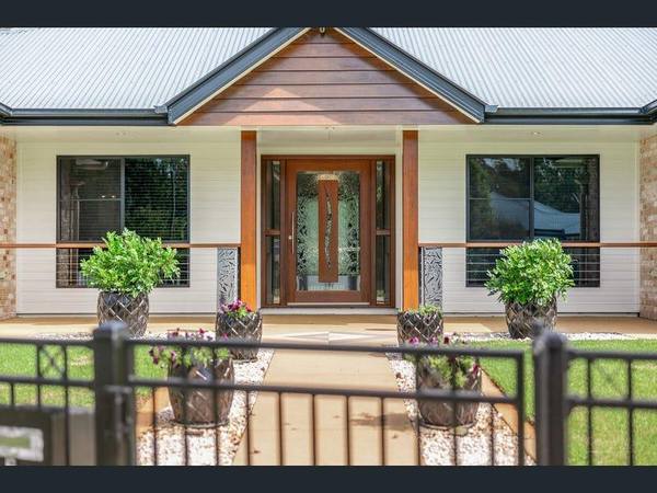 7 Lancaster Court, Top Camp QLD 4350