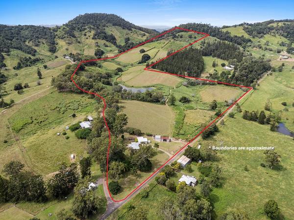 85 Robinson Road, Calico Creek QLD 4570