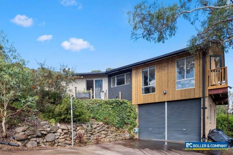 62 Hawkins Street, Cooma NSW 2630