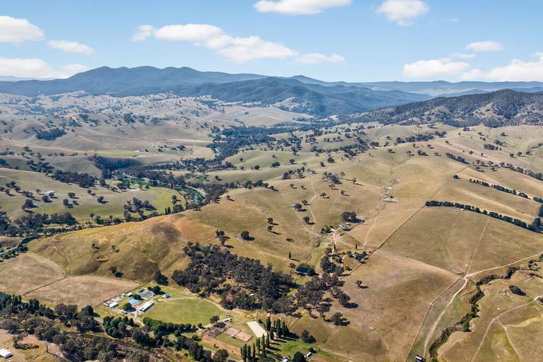 89 Ensay Doctors Flat Road, Ensay VIC 3895