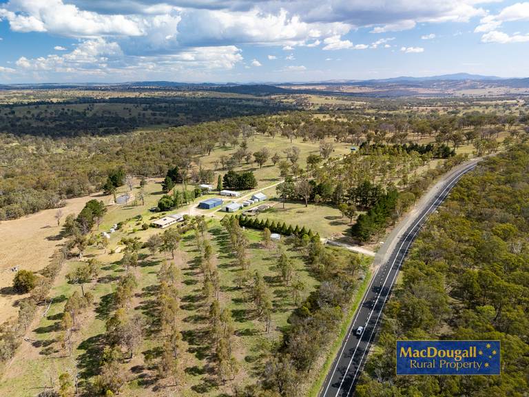6832 New England Highway, Uralla NSW 2358